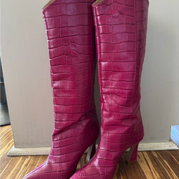 SCHUTZ Shoes - Schutz croc embossed leather boots